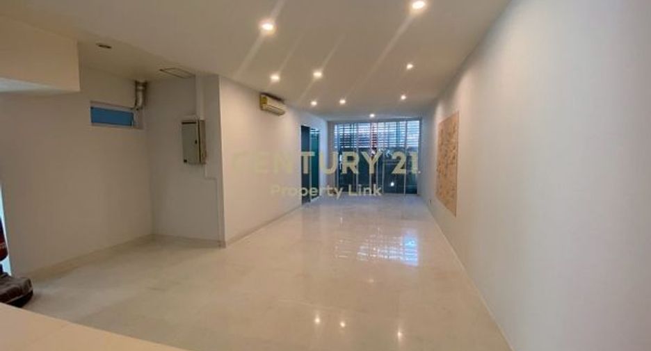 For rent 4 ベッドルーム house in Phaya Thai, Bangkok
