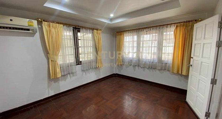 For rent 4 ベッドルーム house in Phaya Thai, Bangkok