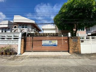 For rent 4 bedrooms house in Phaya Thai, Bangkok