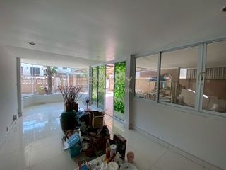 For rent 4 bedrooms house in Phaya Thai, Bangkok