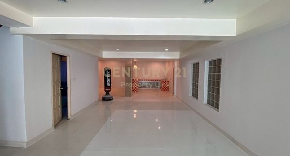 For rent 4 ベッドルーム house in Phaya Thai, Bangkok
