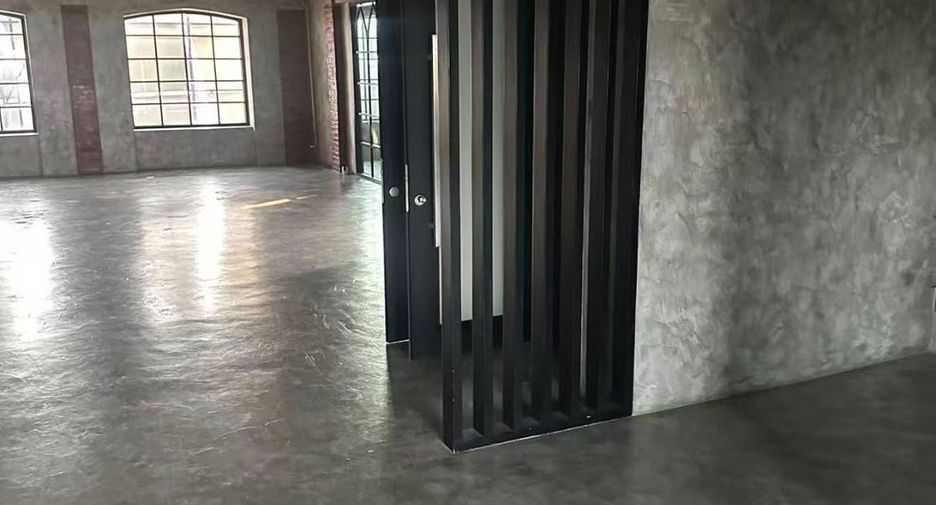 出租 3 卧室 办公室 在 Lat Krabang, 曼谷