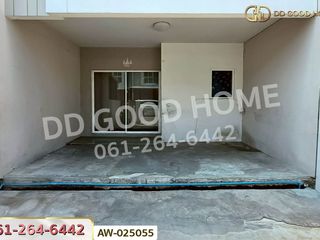 For sale 2 bedrooms townhouse in Bang Khae, Bangkok