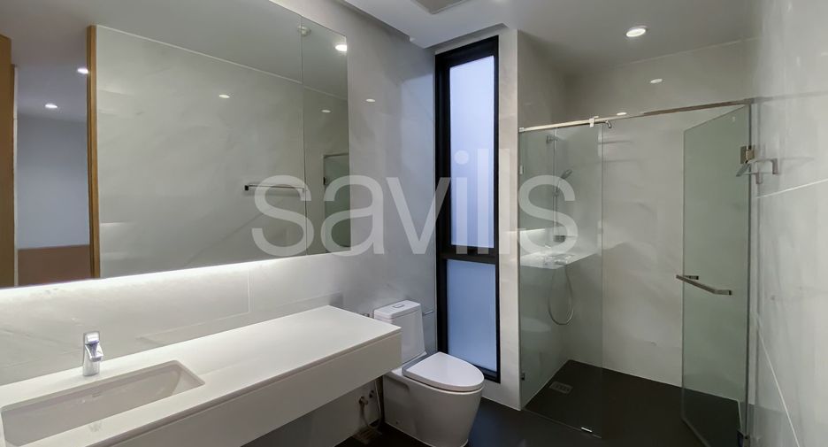 For rent 4 bedrooms serviced apartment in Khlong Toei, Bangkok