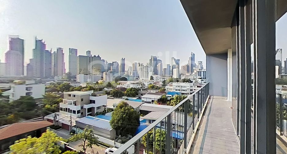 For rent 4 bedrooms serviced apartment in Khlong Toei, Bangkok