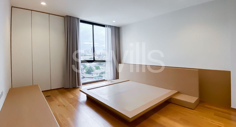 For rent 4 bedrooms serviced apartment in Khlong Toei, Bangkok