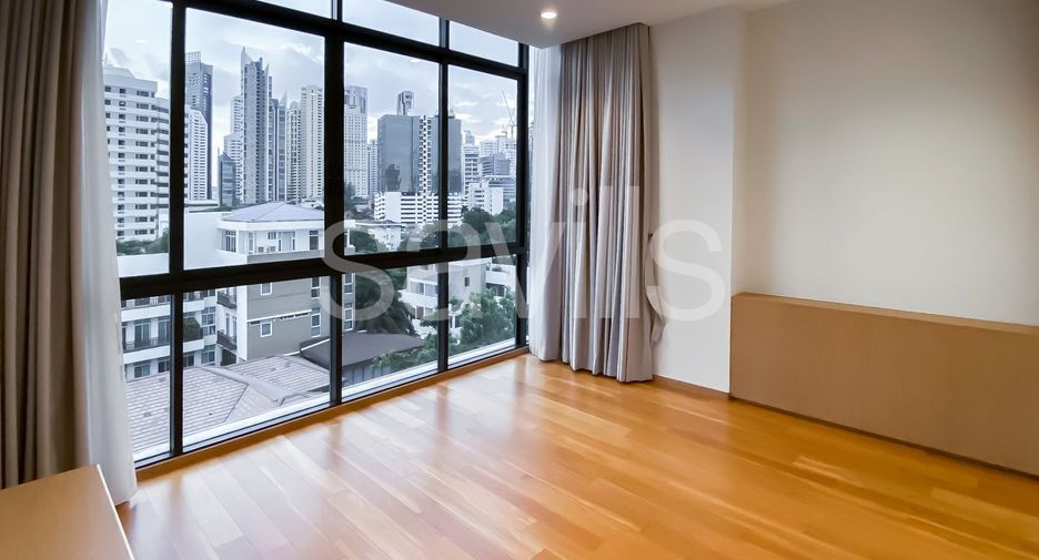 For rent 4 bedrooms serviced apartment in Khlong Toei, Bangkok