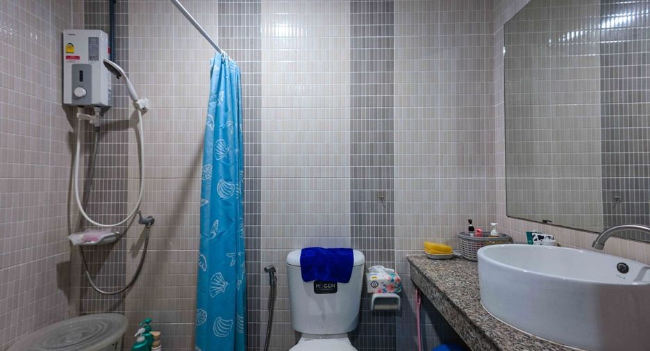 For sale 1 bed condo in Khlong Luang, Pathum Thani