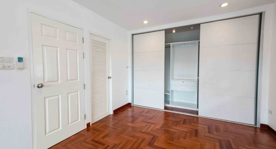 For sale 3 bedrooms house in Bang Bua Thong, Nonthaburi