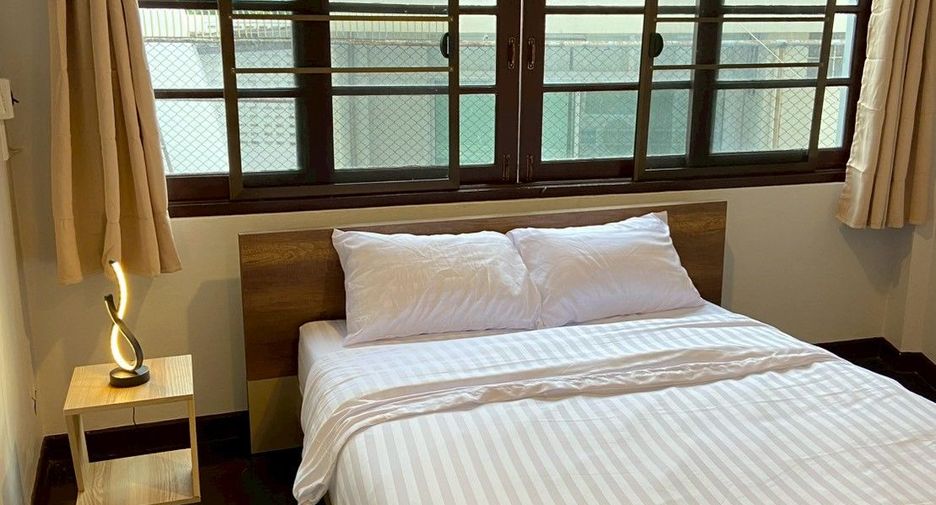 For rent retail Space in Watthana, Bangkok
