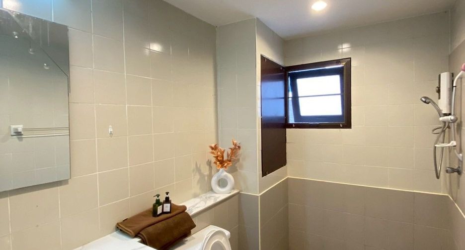 For rent retail Space in Watthana, Bangkok