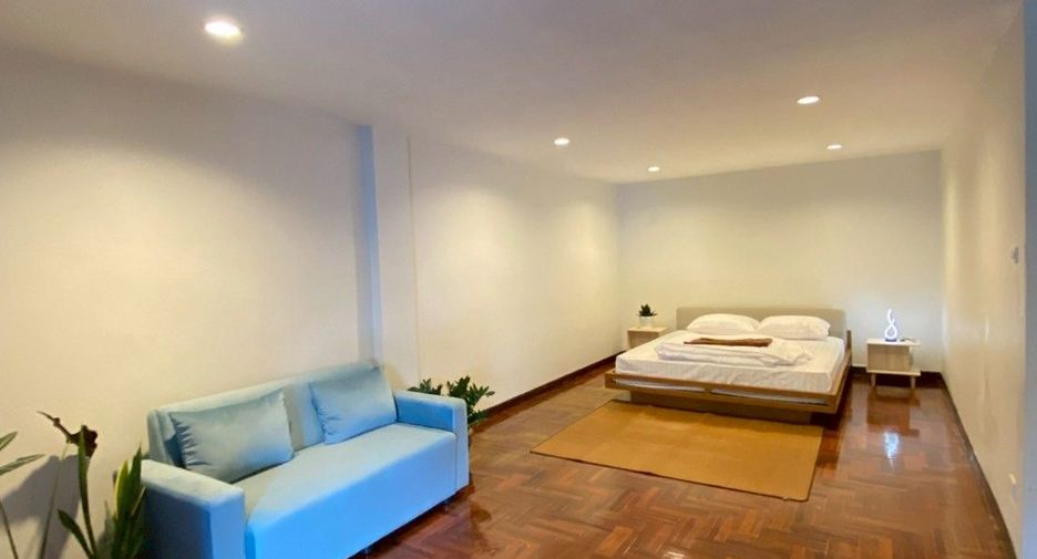 For rent retail Space in Watthana, Bangkok