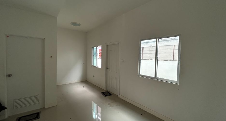 For sale 3 bedrooms townhouse in East Pattaya, Pattaya