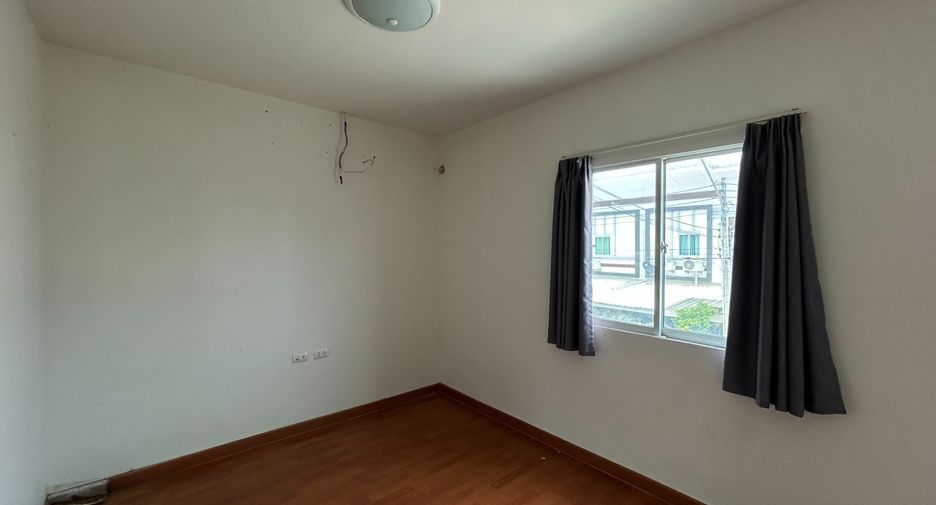 For sale 3 bedrooms townhouse in East Pattaya, Pattaya