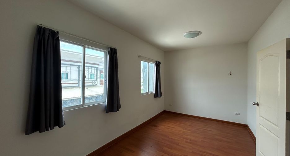 For sale 3 bedrooms townhouse in East Pattaya, Pattaya