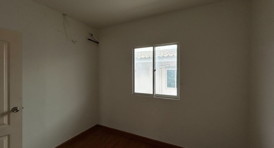 For sale 3 bedrooms townhouse in East Pattaya, Pattaya