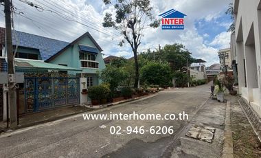 For sale 3 ベッドルーム house in Taling Chan, Bangkok