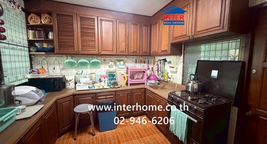For sale 3 ベッドルーム house in Taling Chan, Bangkok