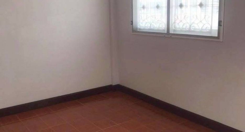 For sale 2 ベッドルーム townhouse in Ban Pho, Chachoengsao