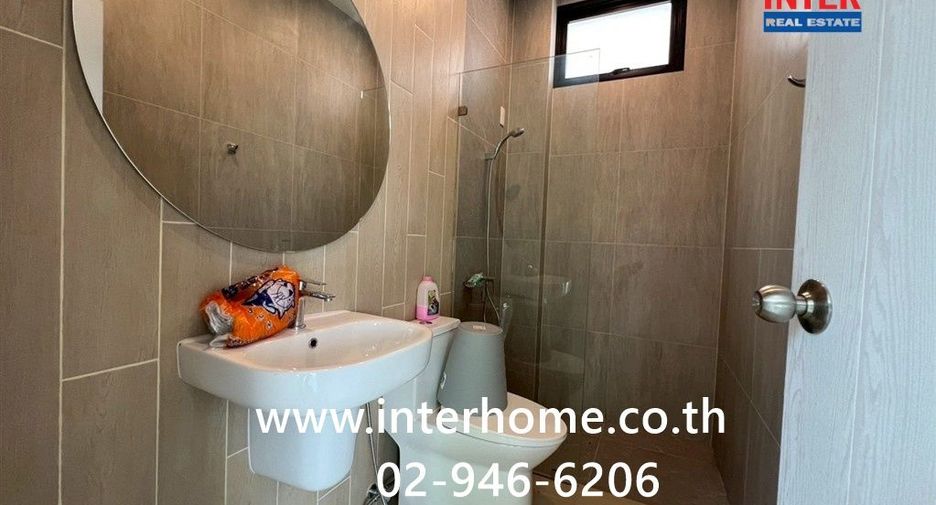 Casa en alquiler de 4 habitaciones en Pak Kret, Nonthaburi