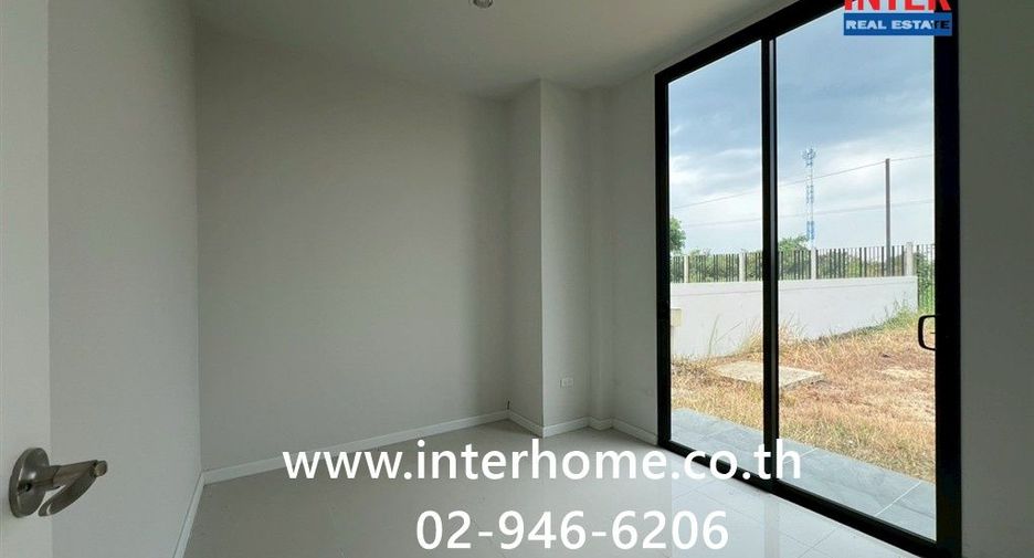 Casa en alquiler de 4 habitaciones en Pak Kret, Nonthaburi