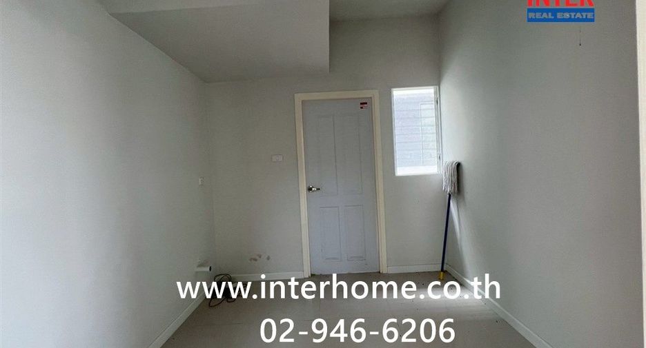 Casa en alquiler de 4 habitaciones en Pak Kret, Nonthaburi