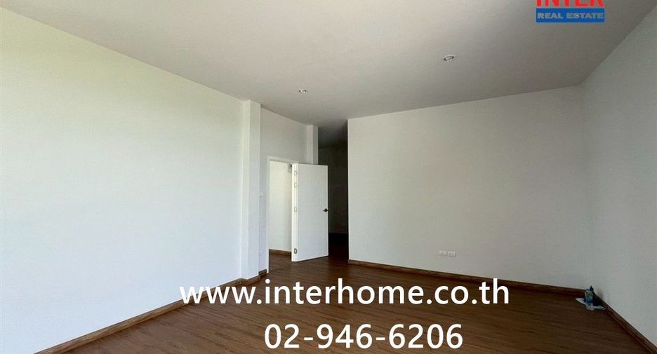 Casa en alquiler de 4 habitaciones en Pak Kret, Nonthaburi