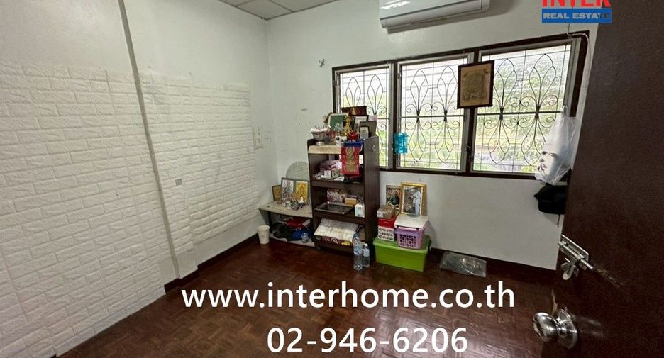 For sale 2 bedrooms townhouse in Khlong Sam Wa, Bangkok