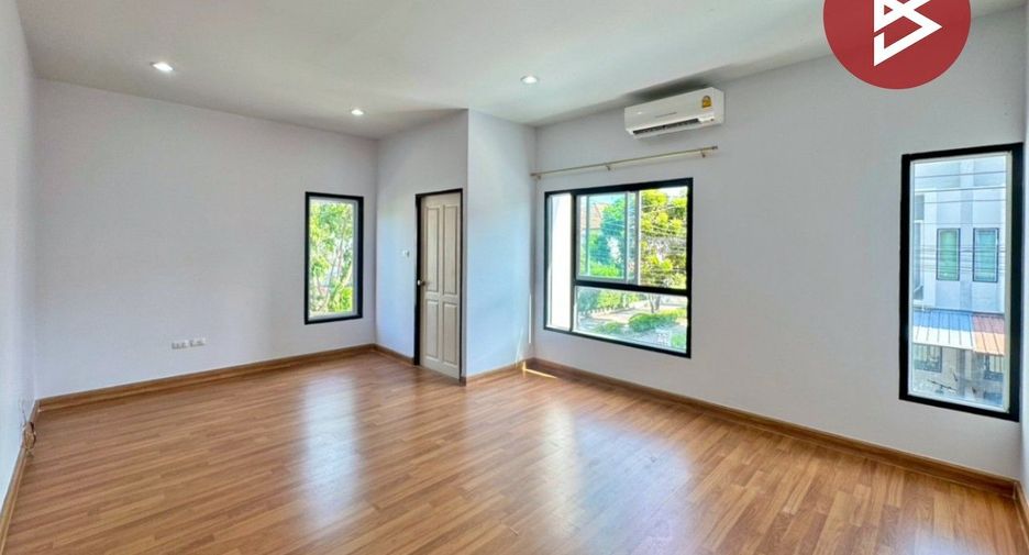 For sale 3 bedrooms townhouse in Mueang Chon Buri, Chonburi