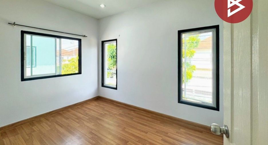 For sale 3 bedrooms townhouse in Mueang Chon Buri, Chonburi