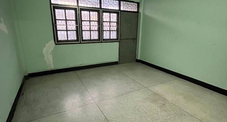 For sale 2 bedrooms retail Space in Mueang Samut Prakan, Samut Prakan