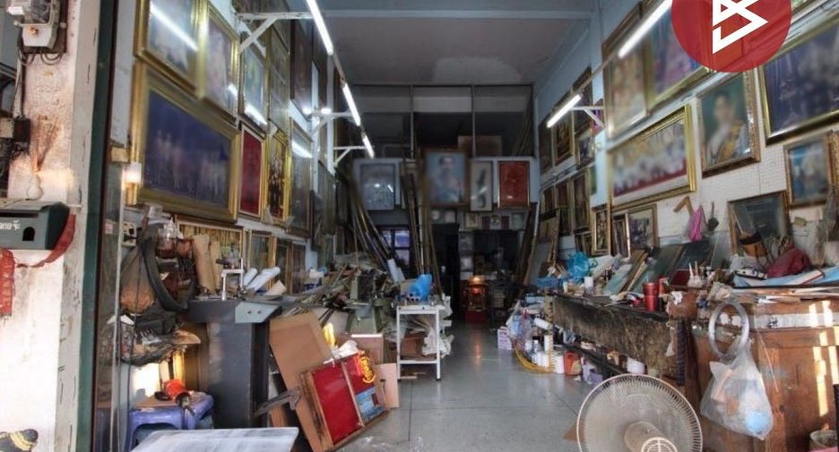 For sale 2 bedrooms retail Space in Mueang Samut Prakan, Samut Prakan