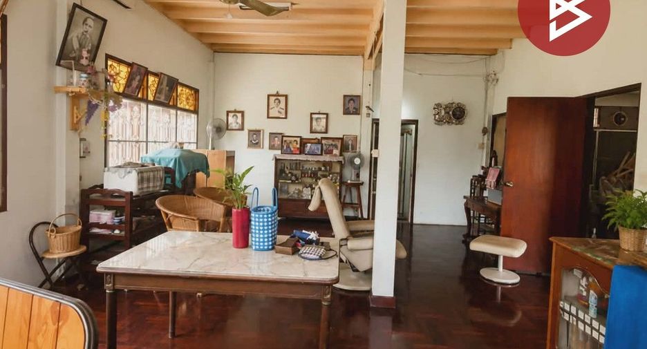 For sale 4 bedrooms house in Mueang Ratchaburi, Ratchaburi