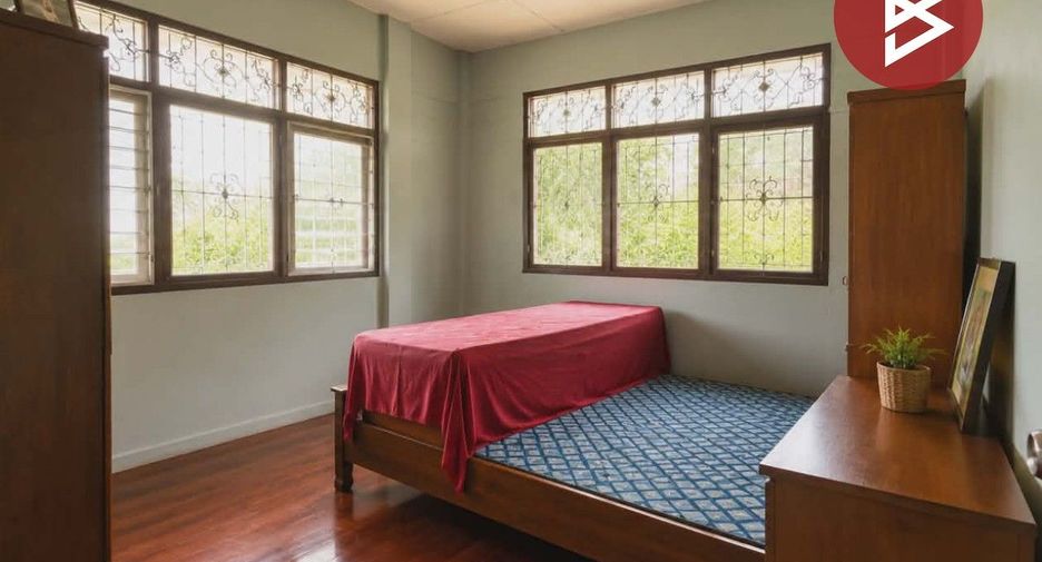 For sale 4 bedrooms house in Mueang Ratchaburi, Ratchaburi