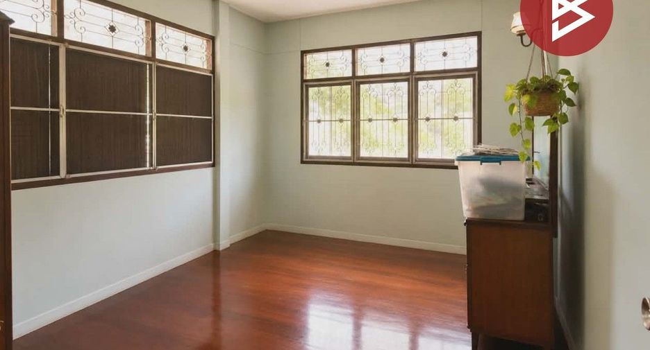 For sale 4 bedrooms house in Mueang Ratchaburi, Ratchaburi