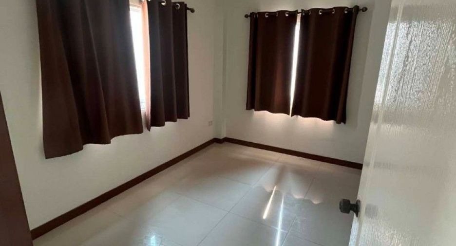 À vendre 3 chambres maison à Phanat Nikhom, Chonburi