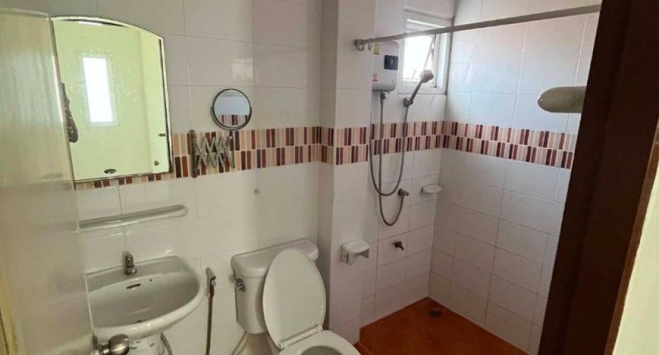 À vendre 3 chambres maison à Phanat Nikhom, Chonburi