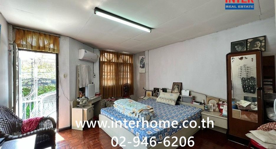 Reihenhaus zum Kauf mit 2 Zimmer in Din Daeng, Bangkok