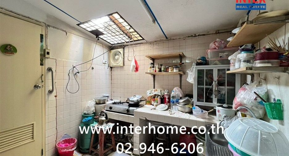 Reihenhaus zum Kauf mit 2 Zimmer in Din Daeng, Bangkok