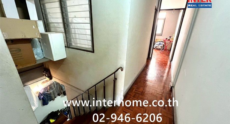 Reihenhaus zum Kauf mit 2 Zimmer in Din Daeng, Bangkok