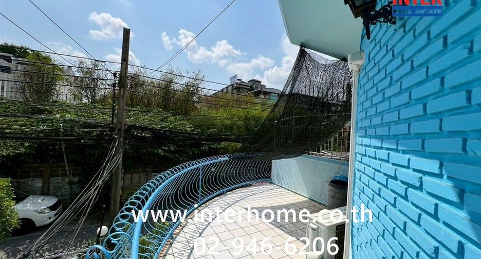 Reihenhaus zum Kauf mit 2 Zimmer in Din Daeng, Bangkok