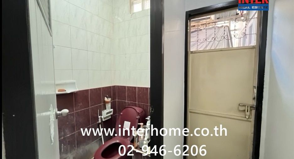 For sale 3 bedrooms townhouse in Bang Khae, Bangkok
