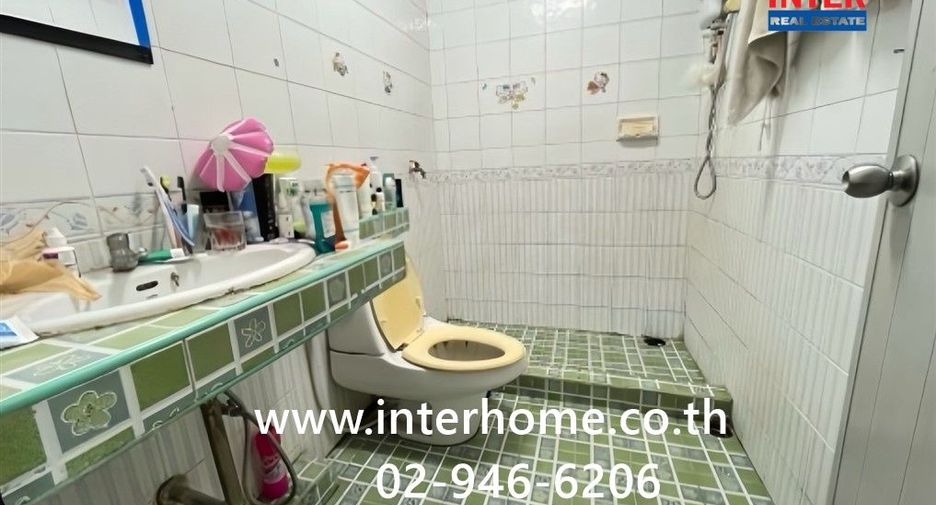 For sale 3 bedrooms townhouse in Bang Khae, Bangkok