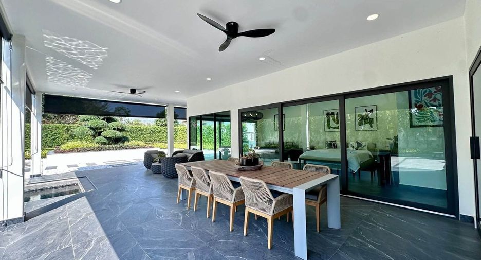 For rent 5 bedrooms villa in East Pattaya, Pattaya