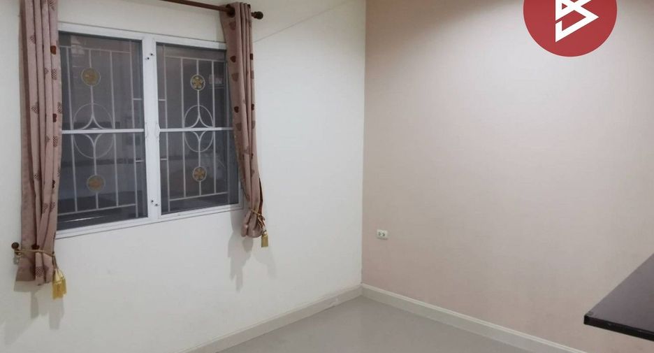 For sale 4 bedrooms townhouse in Mueang Samut Sakhon, Samut Sakhon