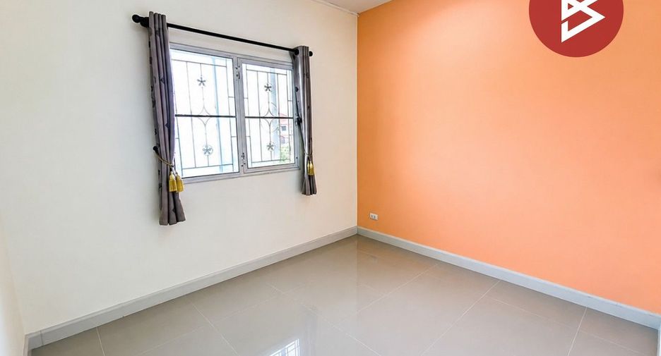 For sale 4 bedrooms townhouse in Mueang Samut Sakhon, Samut Sakhon