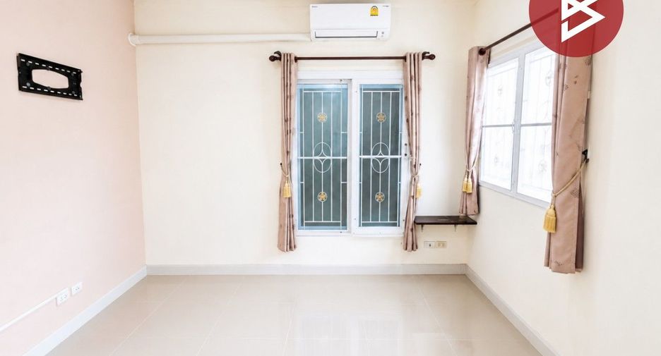 For sale 4 bedrooms townhouse in Mueang Samut Sakhon, Samut Sakhon