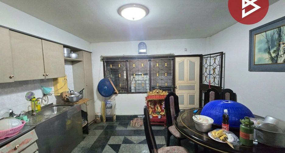For sale 4 bedrooms townhouse in Thung Khru, Bangkok