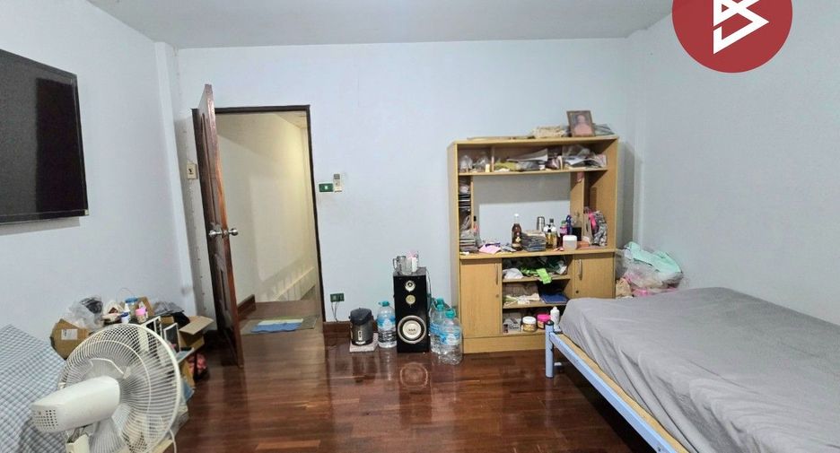 For sale 4 bedrooms townhouse in Thung Khru, Bangkok