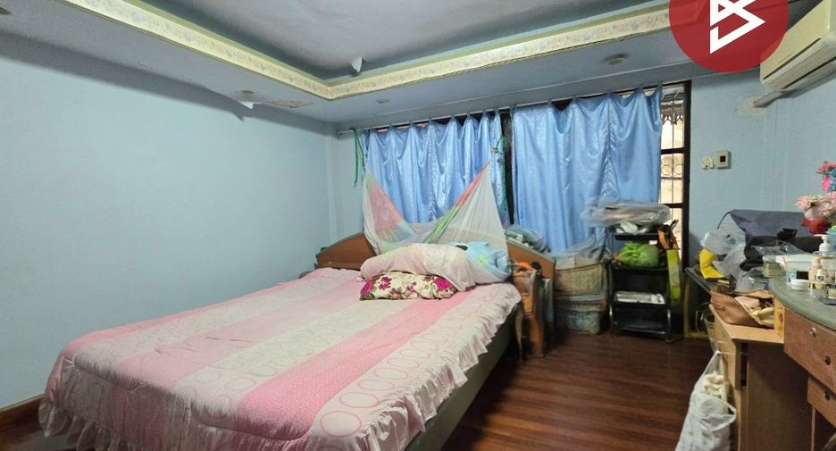 For sale 4 bedrooms townhouse in Thung Khru, Bangkok